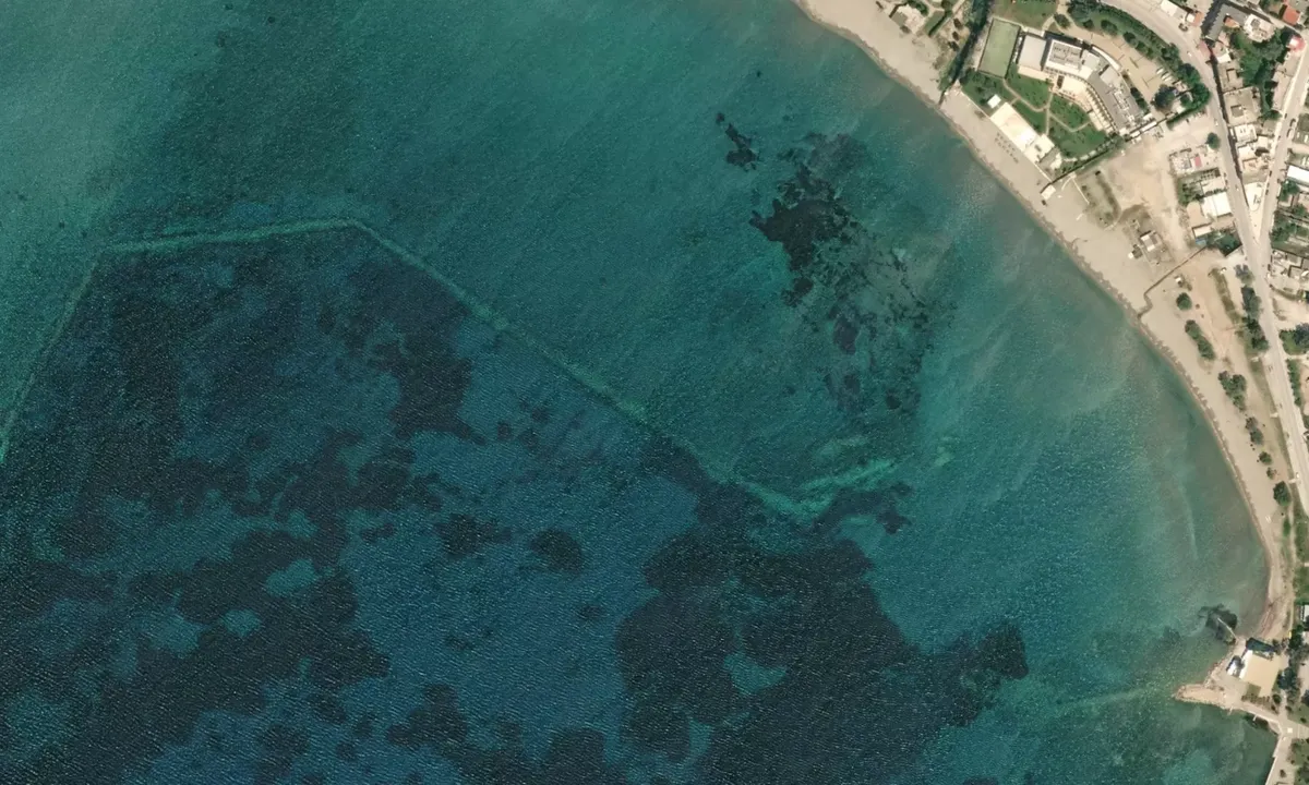 Flyfoto av Anavissou Bay