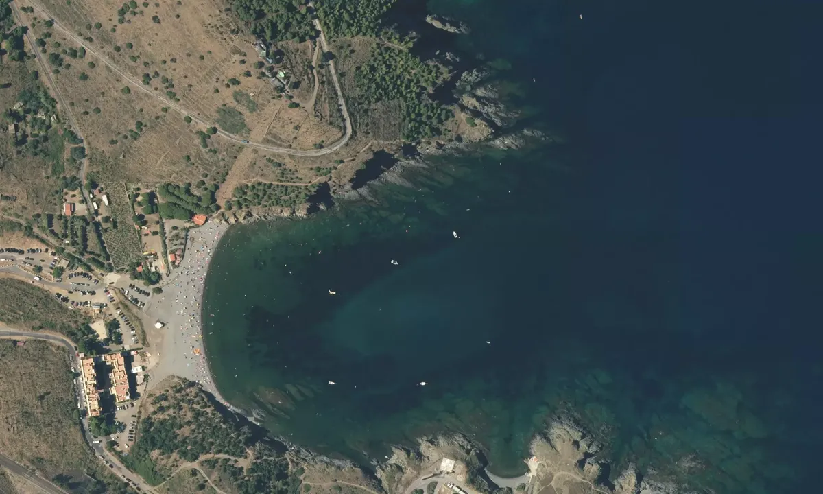 Satelite image of Anse de Peyrefite