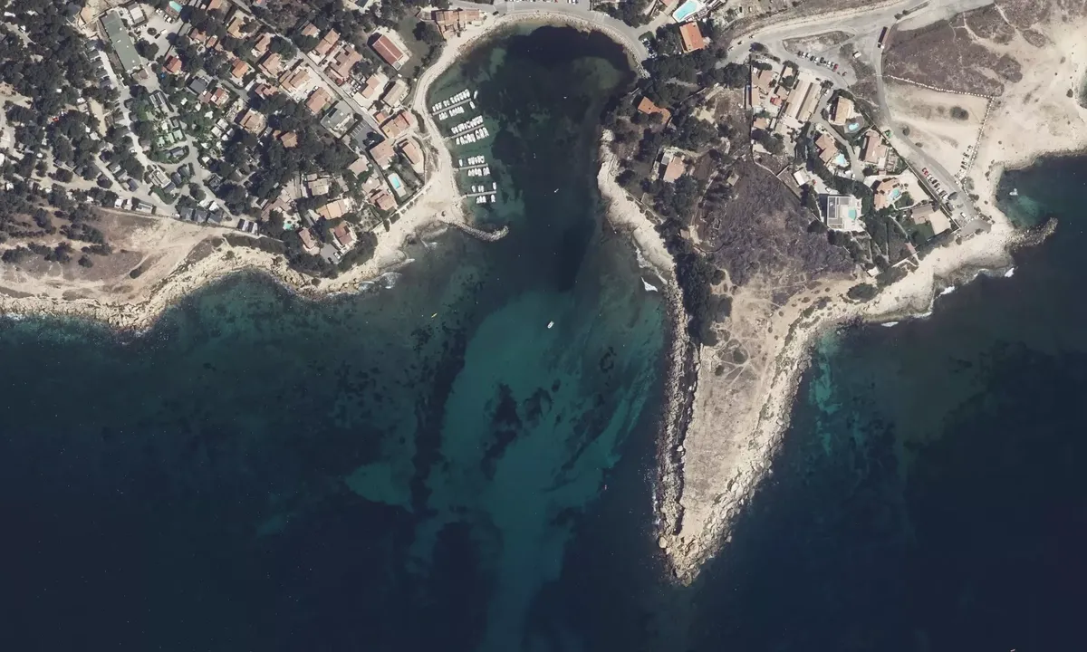 Satelite image of Anse de Tamaris