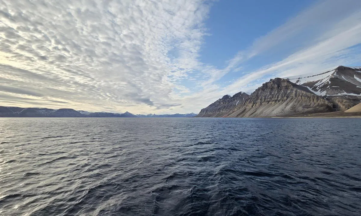 Anservika: {"base": "fr", "no": "Innover Billefjorden", "se": "Innover Billefjorden", "en": "Innovate Billefjorden", "da": "Indad i Billefjorden", "fr": "Innover Billefjorden", "de": "Innovieren Billefjorden", "es": "Innovar Billefjorden", "it": "Innovare Billefjord", "pt": "Inovar Billefjorden", "nl": "Innovers Billefjorden", "pl": "Innowacja Billefjorden", "uk": "\u0406\u043d\u043d\u043e\u0432\u0435\u0440 \u0411\u0456\u043b\u0435\u043c-\u0444\u0456\u043e\u0440\u0434\u0435\u043d", "ro": "Innover Billefjorden", "tr": "Innover Billefjorden", "el": "\u039a\u03b1\u03b9\u03bd\u03bf\u03c4\u03bf\u03bc\u03af\u03b1 Billefjorden", "cs": "Innover Billefjorden", "hu": "Innover Billefjorden", "fi": "Purjehdus Billefjorden", "bg": "\u0418\u043d\u043e\u0432\u0435\u0440 \u0411\u0438\u043b\u0435\u0444\u044c\u043e\u0440\u0434\u0435\u043d", "sr": "\u0423\u045b\u0438 \u0443 \u0411\u0438\u043b\u0435\u0444\u0458\u043e\u0440\u0435\u043d", "et": "Billefjordenile uuenemine", "lv": "Innover Billefjorden", "lt": "\u012e\u017eymyb\u0117s Billefjordenas"}
