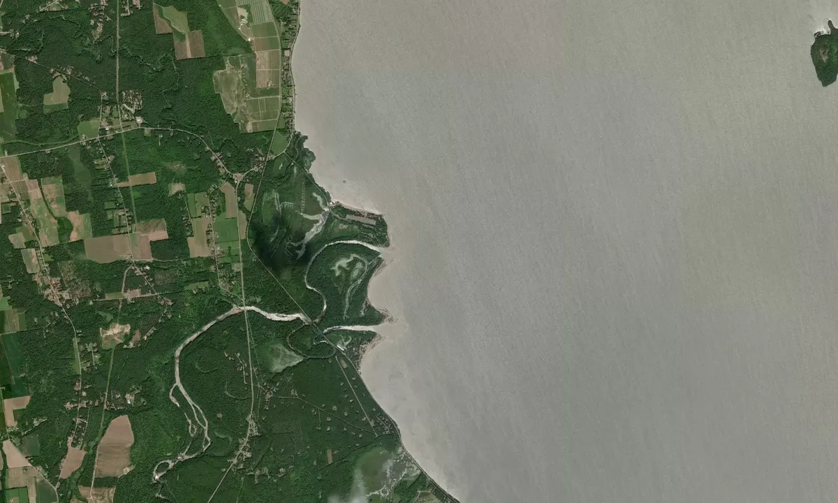 Flyfoto av Au Sable Point