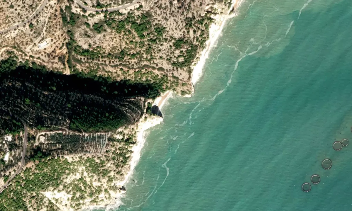 Flyfoto av Baia Rossa