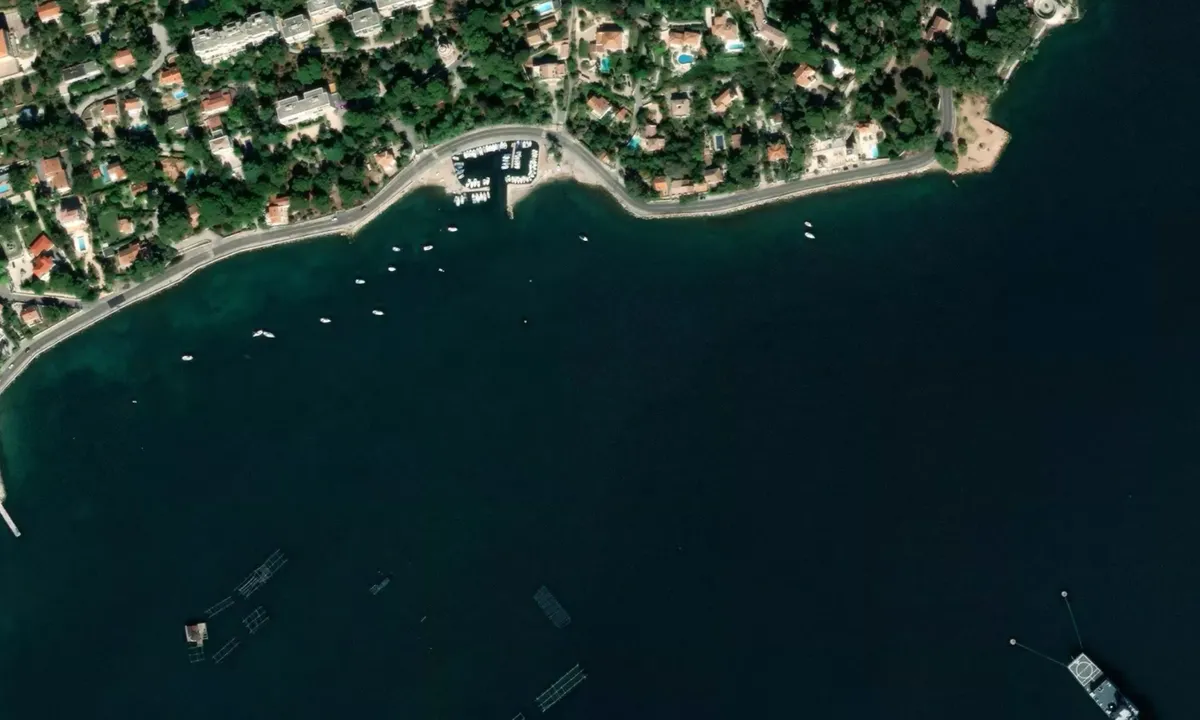 Flyfoto av Baie du Lazaret 1