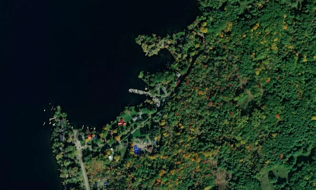 Flyfoto av Belmont Lake Marina