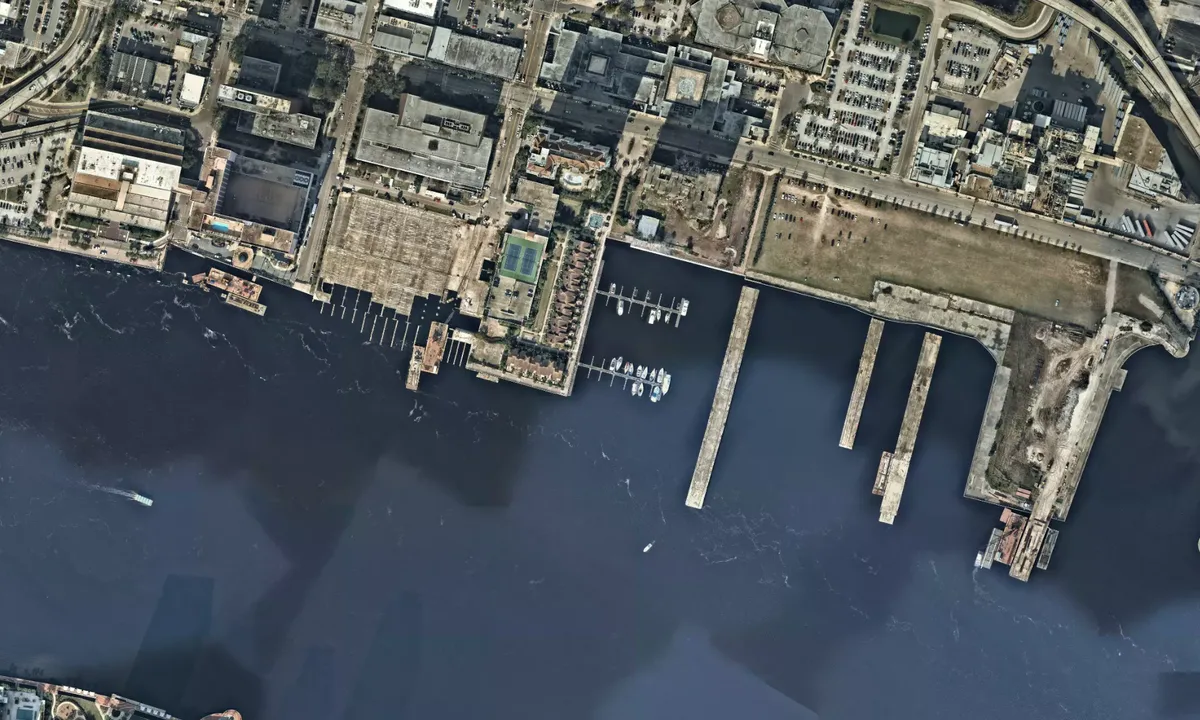 Flyfoto av Berkman Plaza Marina