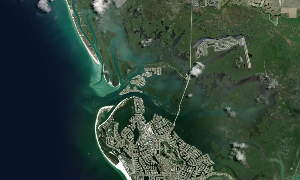 Flyfoto av Big Marco River Inlet
