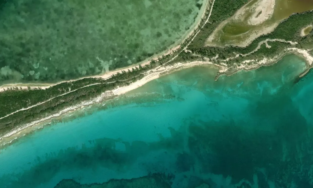 Flyfoto av Bird Cay Beach