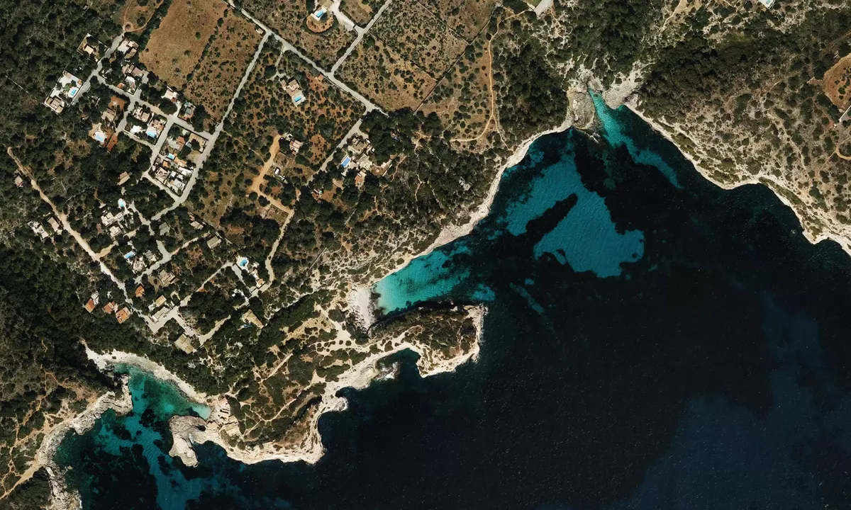 Flyfoto av Cala del Moro