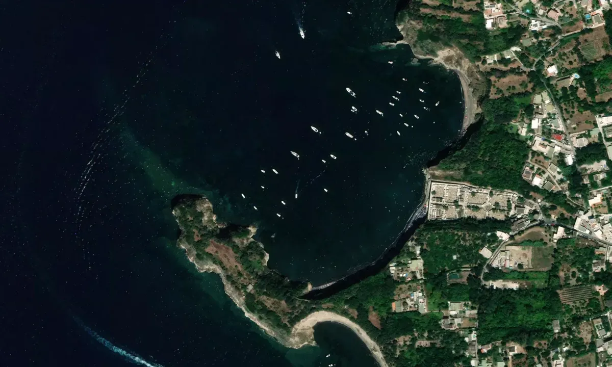 Flyfoto av Cala del Pozzo Vecchio