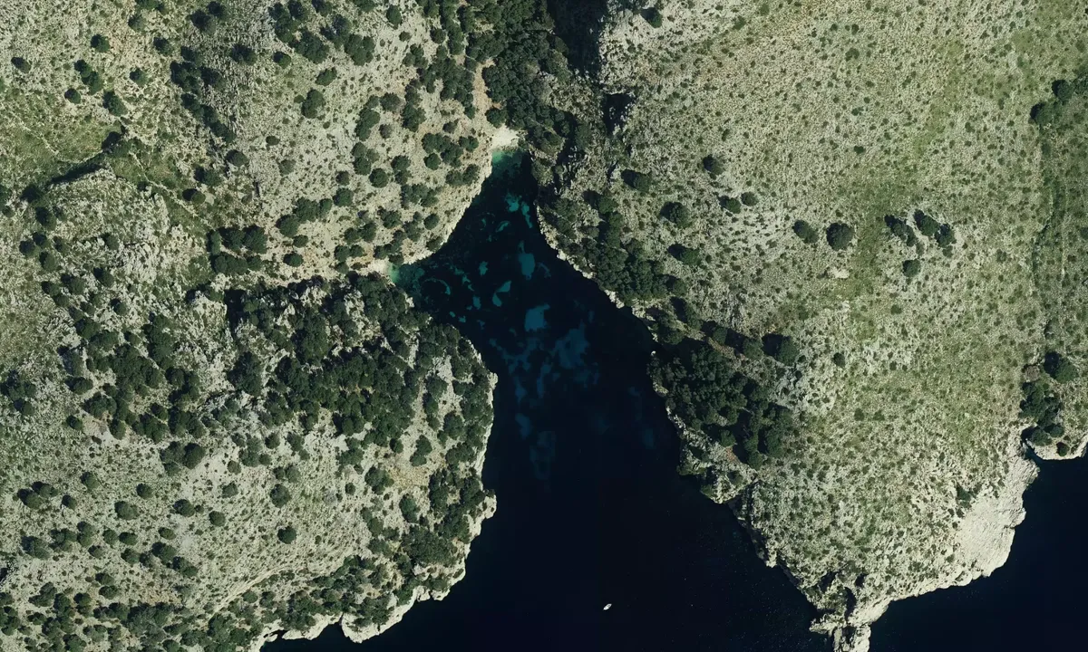Flyfoto av Cala en Gossalba