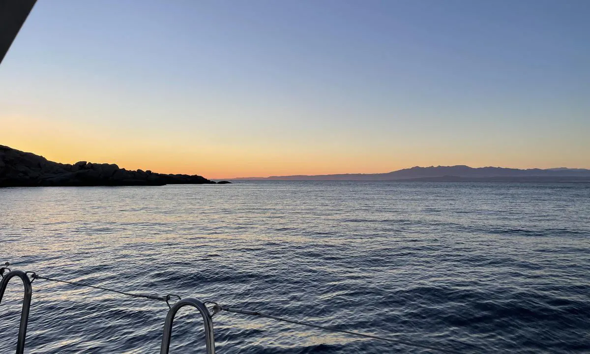 Cala Spinosa: {"base": "en", "no": "Korsika og Bonifacio rett overfor, 9 Nm", "se": "Korsika och Bonifacio precis mittemot, 9 Nm", "en": "Corsica and Bonifacio just opposite, 9 Nm", "da": "Korsika og Bonifacio lige overfor, 9 Nm", "fr": "La Corse et Bonifacio juste en face, 9 Nm", "de": "Korsika und Bonifacio genau gegen\u00fcber, 9 Nm", "es": "C\u00f3rcega y Bonifacio justo enfrente, 9 Nm", "it": "Corsica e Bonifacio proprio di fronte, 9 Nm", "pt": "C\u00f3rsega e Bonif\u00e1cio bem em frente, 9 Nm", "nl": "Corsica en Bonifacio recht tegenover, 9 Nm", "pl": "Korsyka i Bonifacio tu\u017c naprzeciwko, 9 Nm", "uk": "\u041a\u043e\u0440\u0441\u0438\u043a\u0430 \u0456 \u0411\u043e\u043d\u0456\u0444\u0430\u0447\u043e \u043f\u0440\u044f\u043c\u043e \u043d\u0430\u0432\u043f\u0440\u043e\u0442\u0438, 9 \u043c\u043e\u0440\u0441\u044c\u043a\u0438\u0445 \u043c\u0438\u043b\u044c", "ro": "Corsica \u0219i Bonifacio chiar \u00een fa\u021b\u0103, 9 Nm", "tr": "Korsika ve Bonifacio hemen kar\u015f\u0131s\u0131nda, 9 Nm", "el": "\u039a\u03bf\u03c1\u03c3\u03b9\u03ba\u03ae \u03ba\u03b1\u03b9 \u039c\u03c0\u03bf\u03bd\u03b9\u03c6\u03ac\u03c4\u03c3\u03b9\u03bf \u03b1\u03ba\u03c1\u03b9\u03b2\u03ce\u03c2 \u03b1\u03c0\u03ad\u03bd\u03b1\u03bd\u03c4\u03b9, 9 \u039d\u03b1\u03c5\u03c4\u03b9\u03ba\u03ac \u039c\u03af\u03bb\u03b9\u03b1", "cs": "Korsika a Bonifacio p\u0159esn\u011b naproti, 9 Nm", "hu": "Korzika \u00e9s Bonifacio k\u00f6zvetlen\u00fcl szemben, 9 tengeri m\u00e9rf\u00f6ld", "fi": "Korsika ja Bonifacio aivan vastap\u00e4\u00e4t\u00e4, 9 Nm", "bg": "\u041a\u043e\u0440\u0441\u0438\u043a\u0430 \u0438 \u0411\u043e\u043d\u0438\u0444\u0430\u0447\u043e \u0442\u043e\u0447\u043d\u043e \u0441\u0440\u0435\u0449\u0443, 9 \u041d\u043c", "sr": "Korzika i Bonifacio odmah preko puta, 9 Nm", "et": "Korsika ja Bonifacio t\u00e4pselt vastas, 9 Nm", "lv": "Korsika un Bonifacio tie\u0161i pret\u012b, 9 j\u016bras j\u016bdzes", "lt": "Korsika ir Bonifacio tiesiai prie\u0161ais, 9 Nm"}