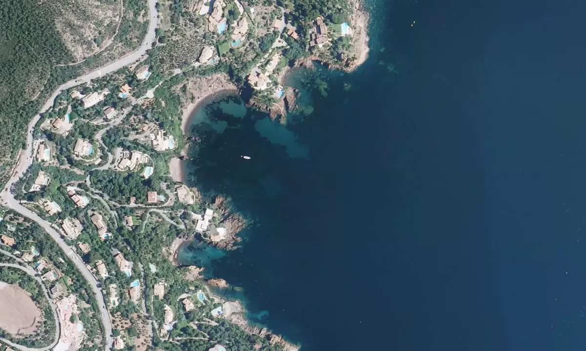 Flyfoto av Calanque des deux frères