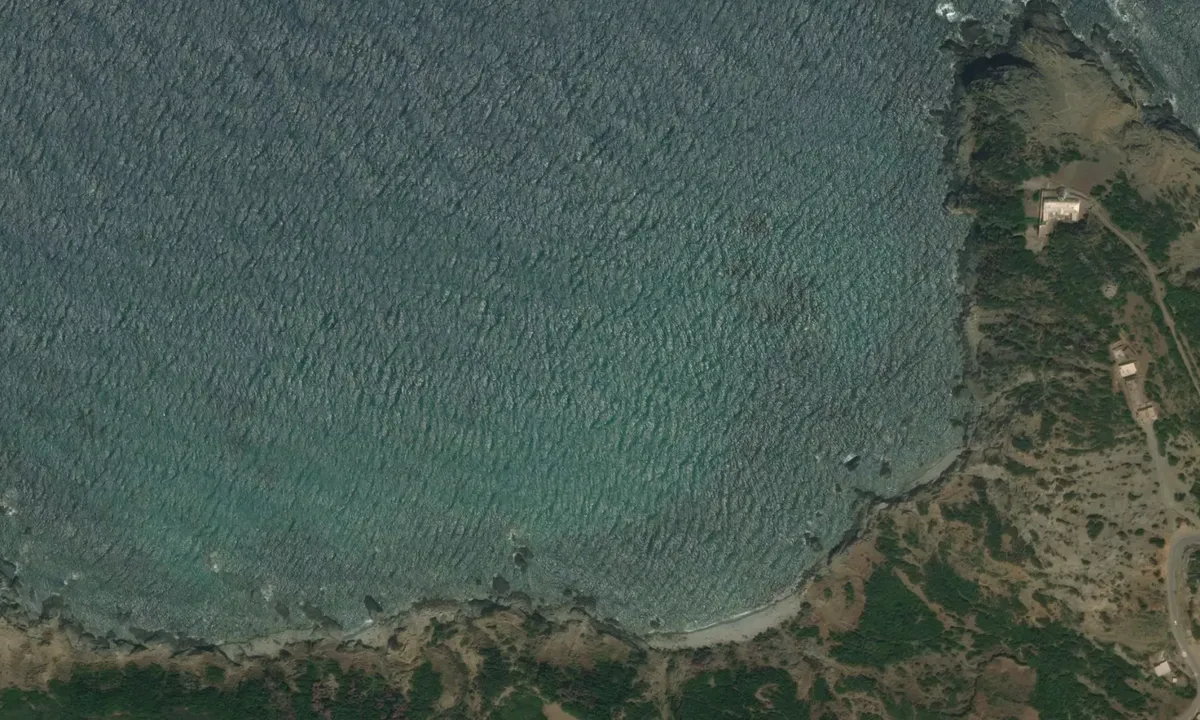 Flyfoto av Cap Bougaroni