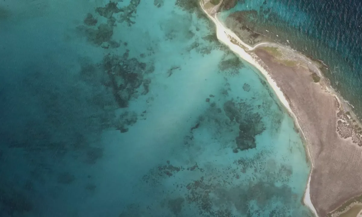 Satelite image of Cayo Bequeve