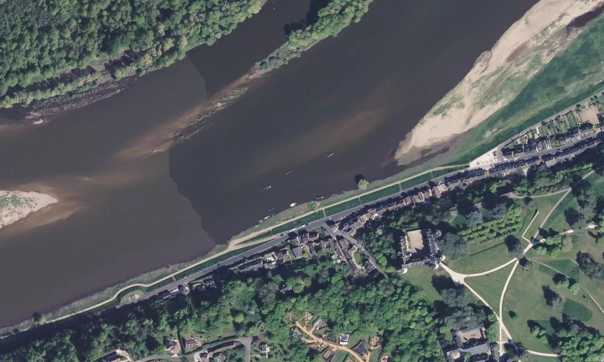 Flyfoto av Chaumont-sur-Loire
