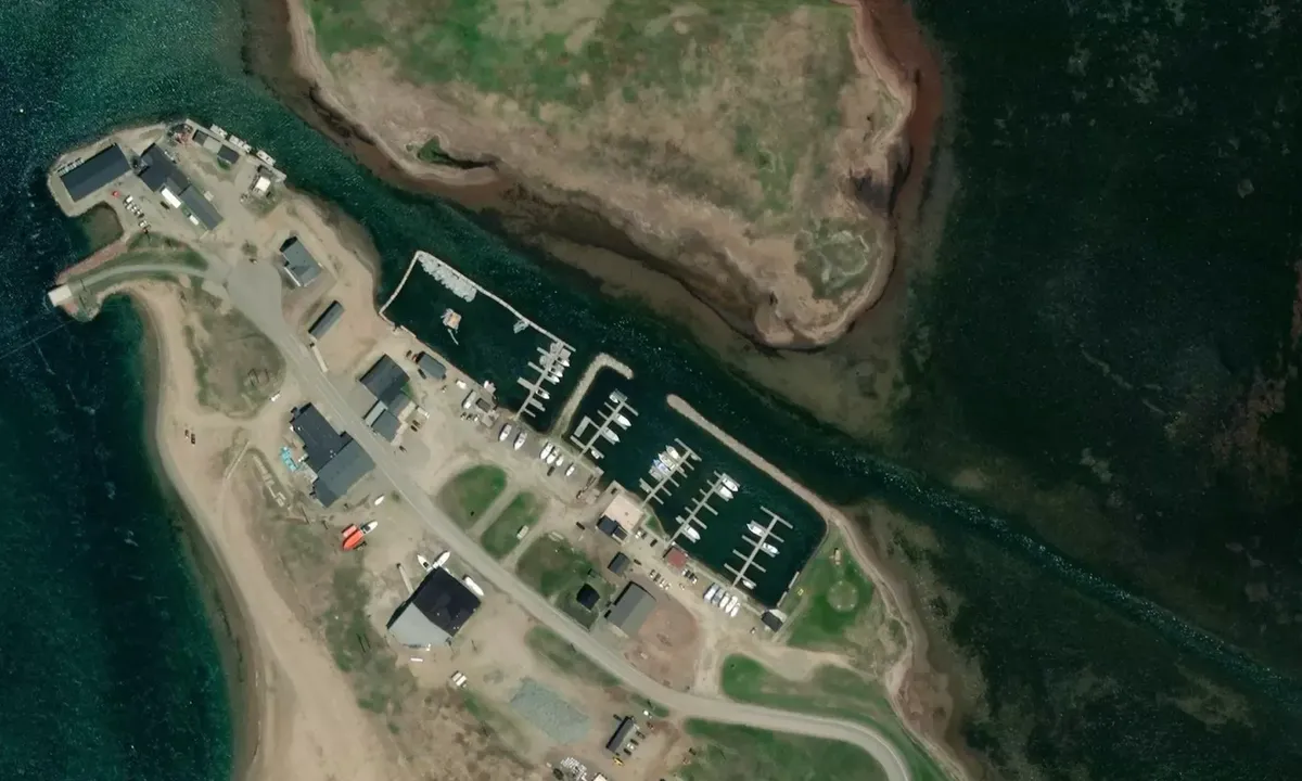 Satelite image of Club Nautique Du Chenal