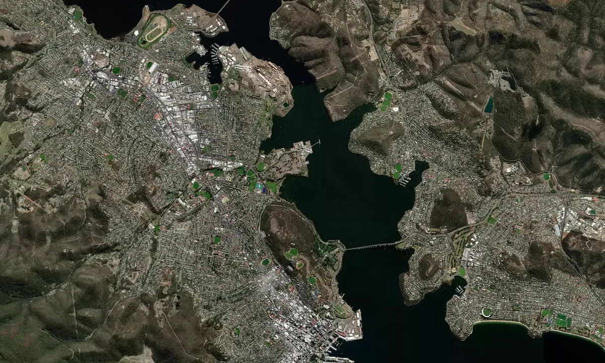 Flyfoto av Cornelian Bay
