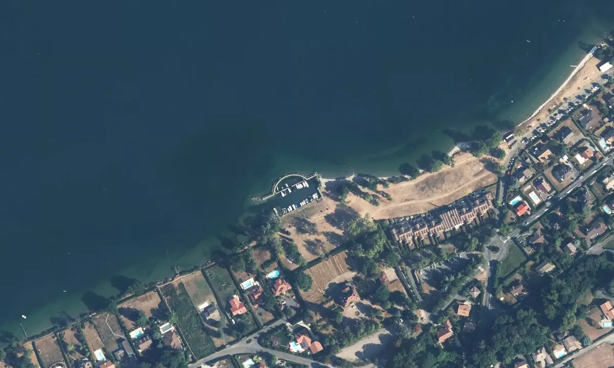 Satelite image of Corzent