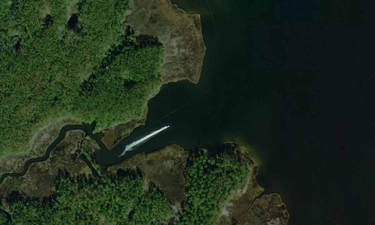 Flyfoto av Cove off South River