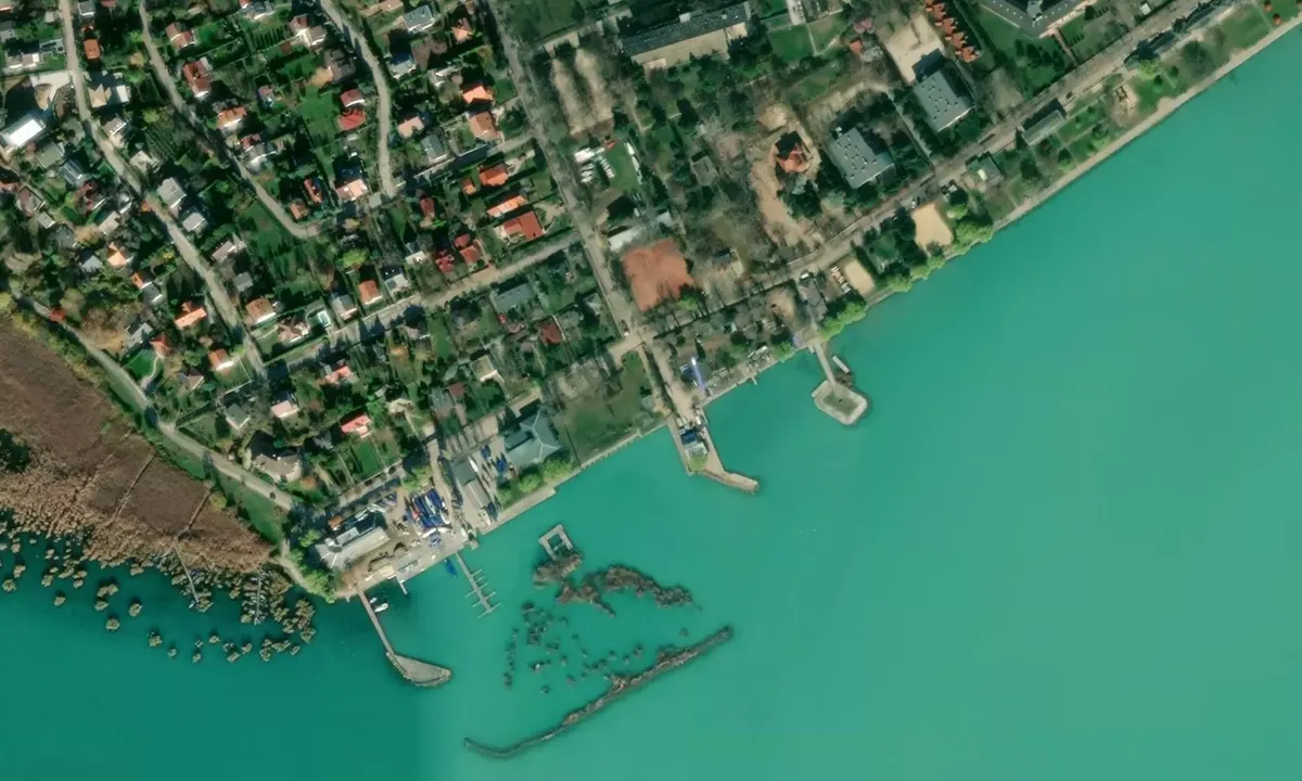 Satelite image of Csopak Kikötő