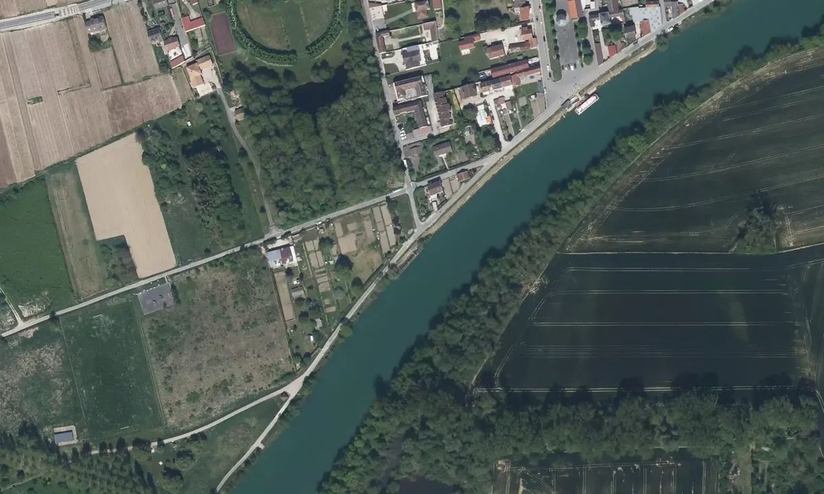 Satelite image of Cumieres Halte