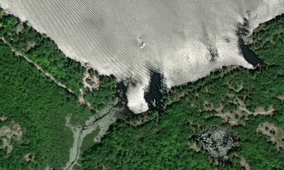 Satelite image of Deep Bay south end