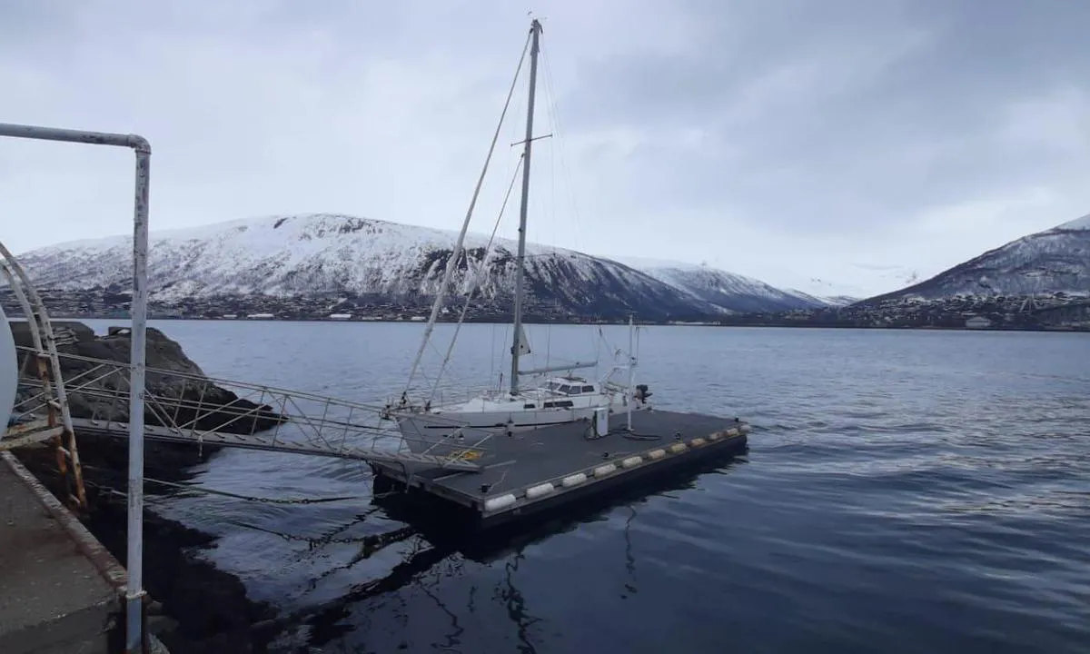 Diesel-only pontoon