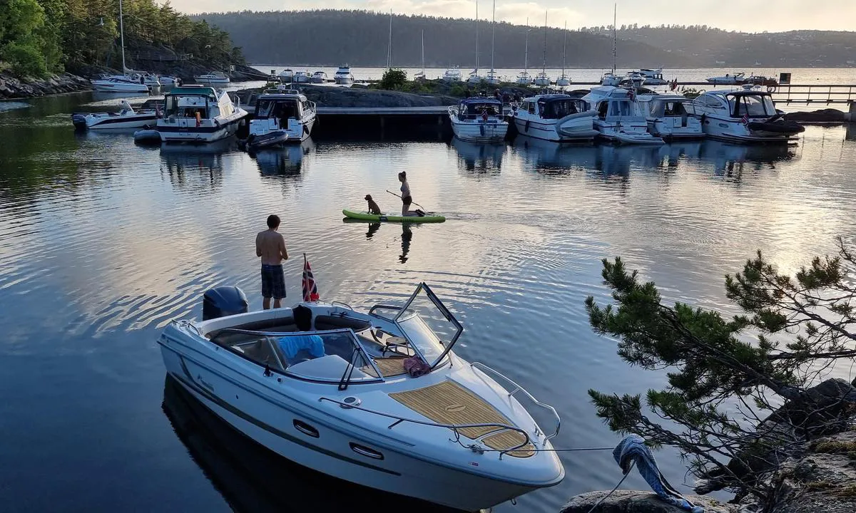 Dragsund - Håøya: Flott område for bading og vannlek.