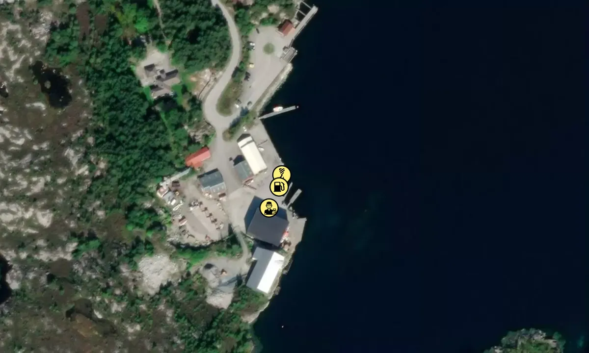 Flyfoto av Drivstoff Smørhamn