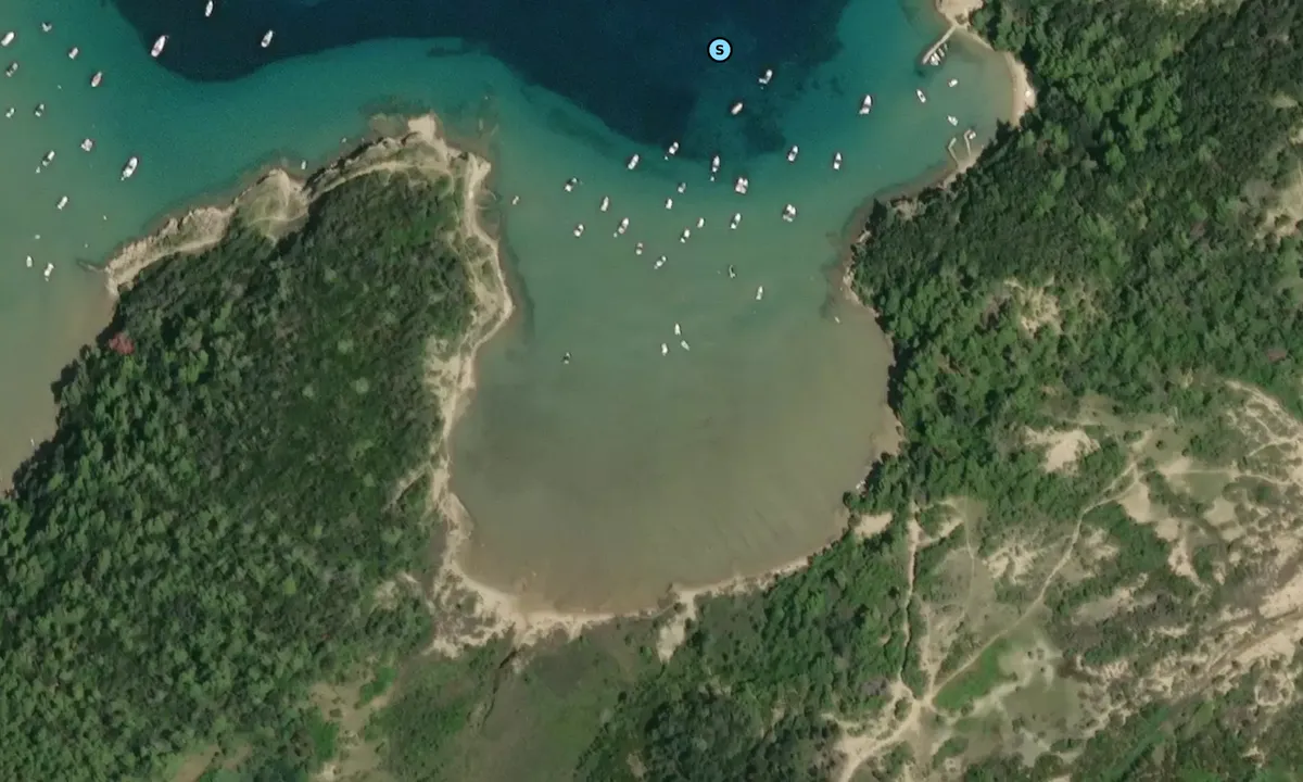Satelite image of Dubac beach