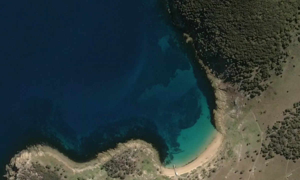 Flyfoto av East Cove 1