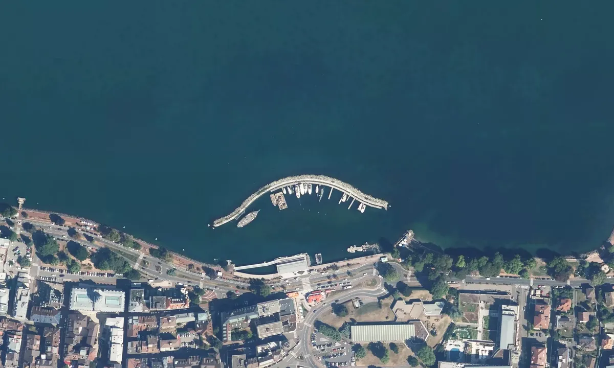 Satelite image of Evian - Port Central