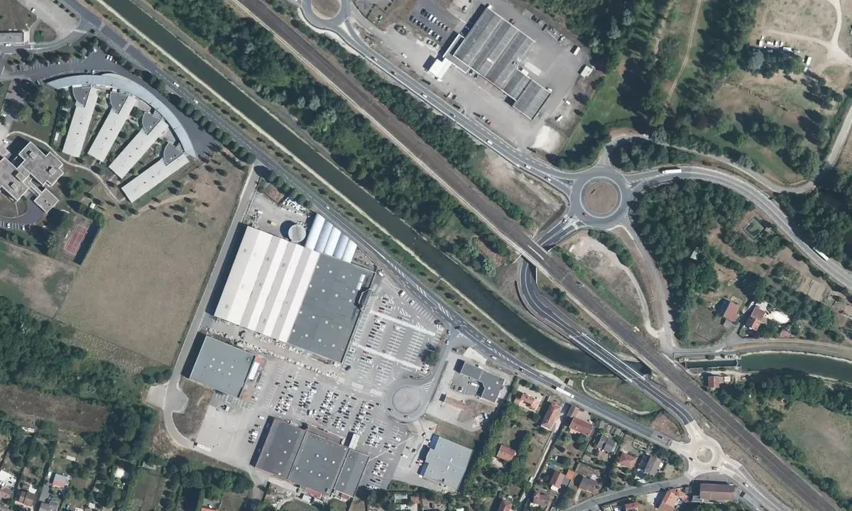 Satelite image of Fains-Veel Shopping Stop