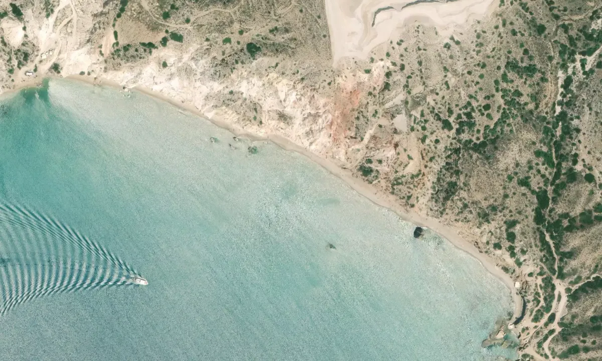 Flyfoto av Firiplaka Beach