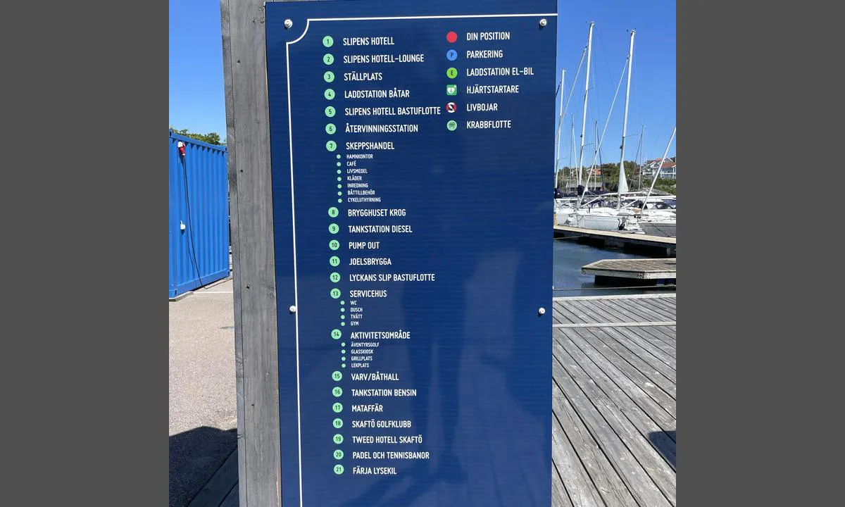 Fiskebäckskil - Lyckans Slip: {"base": "se", "no": "Informasjonstavle", "se": "Informationstavla", "en": "Information board", "da": "Informationstavle", "fr": "Panneau d'information", "de": "Informationstafel", "es": "Tabl\u00f3n de informaci\u00f3n", "it": "Tabellone informativo", "pt": "Quadro de Informa\u00e7\u00f5es", "nl": "Informatiebord", "pl": "Tablica informacyjna", "uk": "\u0406\u043d\u0444\u043e\u0440\u043c\u0430\u0446\u0456\u0439\u043d\u0438\u0439 \u0441\u0442\u0435\u043d\u0434", "ro": "Panou informativ", "tr": "Bilgi panosu", "el": "\u03a0\u03b9\u03bd\u03b1\u03ba\u03af\u03b4\u03b1 \u03c0\u03bb\u03b7\u03c1\u03bf\u03c6\u03bf\u03c1\u03b9\u03ce\u03bd", "cs": "Informa\u010dn\u00ed tabule", "hu": "Inform\u00e1ci\u00f3s t\u00e1bla", "fi": "Infotaulu", "bg": "\u0422\u0430\u0431\u043b\u043e \u0437\u0430 \u0438\u043d\u0444\u043e\u0440\u043c\u0430\u0446\u0438\u044f", "sr": "Informaciona tabla", "et": "Infotahvel", "lv": "Inform\u0101cijas stends", "lt": "Informacin\u0117 lenta"}