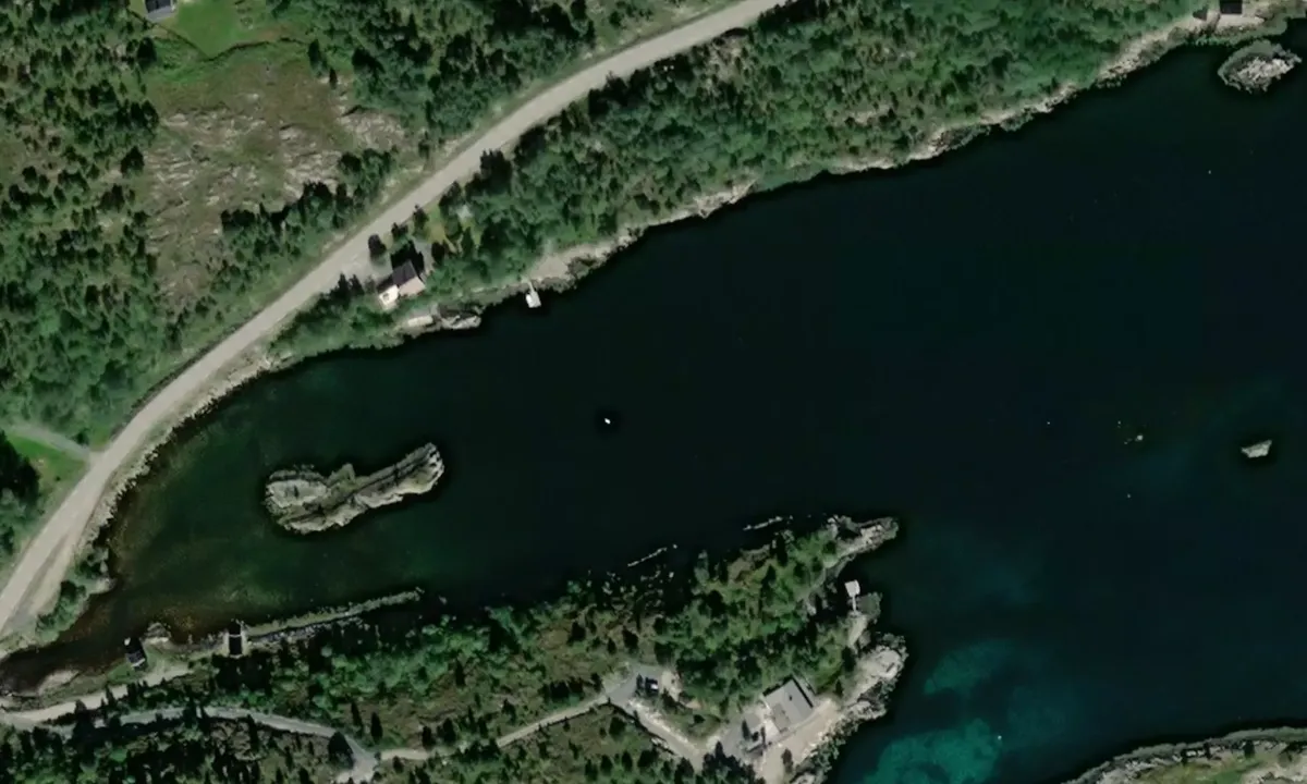 Satelite image of Fløvaasvågen