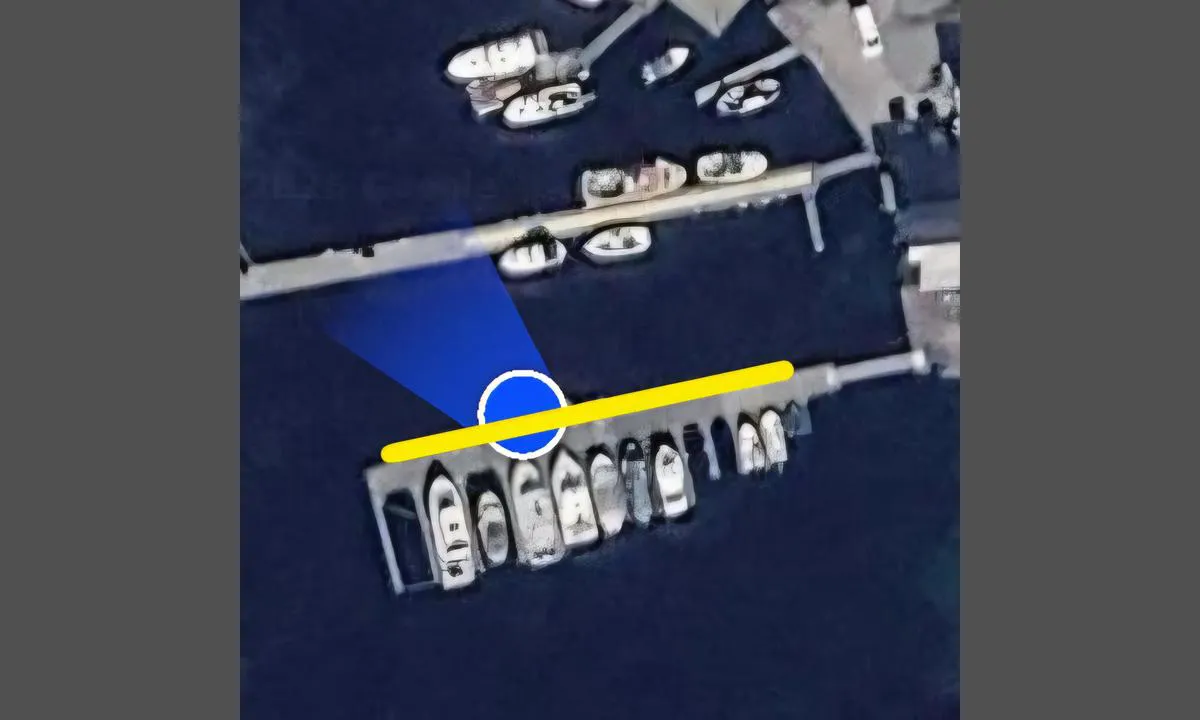 Fonnes Kai: {"base": "no", "no": "Dette er kaien man kan fort\u00f8ye til", "se": "Detta \u00e4r kajen man kan f\u00f6rt\u00f6ja vid", "en": "This is the quay you can moor to", "da": "Dette er kajen, man kan fort\u00f8je til", "fr": "Ceci est le quai auquel on peut s'amarrer", "de": "Dies ist der Kai, an dem man festmachen kann", "es": "Este es el muelle al que uno puede amarrarse", "it": "Questo \u00e8 il molo a cui si pu\u00f2 ormeggiare", "pt": "Este \u00e9 o cais ao qual se pode atracar", "nl": "Dit is de kade waar men kan aanmeren", "pl": "To jest nabrze\u017ce, do kt\u00f3rego mo\u017cna cumowa\u0107", "uk": "\u0426\u0435 \u043f\u0440\u0438\u0441\u0442\u0430\u043d\u044c, \u0434\u043e \u044f\u043a\u043e\u0457 \u043c\u043e\u0436\u043d\u0430 \u0448\u0432\u0430\u0440\u0442\u0443\u0432\u0430\u0442\u0438\u0441\u044f", "ro": "Acesta este cheiul la care te po\u021bi lega", "tr": "Bu, ba\u011flama yapabilece\u011finiz iskeledir.", "el": "\u0391\u03c5\u03c4\u03ae \u03b5\u03af\u03bd\u03b1\u03b9 \u03b7 \u03b1\u03c0\u03bf\u03b2\u03ac\u03b8\u03c1\u03b1 \u03c3\u03c4\u03b7\u03bd \u03bf\u03c0\u03bf\u03af\u03b1 \u03bc\u03c0\u03bf\u03c1\u03b5\u03af\u03c4\u03b5 \u03bd\u03b1 \u03b4\u03ad\u03c3\u03b5\u03c4\u03b5", "cs": "Toto je molo, ke kter\u00e9mu se m\u016f\u017eete uv\u00e1zat", "hu": "Ez az a rakpart, amelyhez ki lehet k\u00f6tni", "fi": "T\u00e4m\u00e4 on laituri, johon voi kiinnitty\u00e4", "bg": "\u0422\u043e\u0432\u0430 \u0435 \u043a\u0435\u044f\u0442, \u043a\u044a\u043c \u043a\u043e\u0439\u0442\u043e \u043c\u043e\u0436\u0435\u0442\u0435 \u0434\u0430 \u0441\u0435 \u0432\u044a\u0440\u0436\u0435\u0442\u0435.", "sr": "\u041e\u0432\u043e \u0458\u0435 \u043f\u0440\u0438\u0441\u0442\u0430\u043d\u0438\u0448\u0442\u0435 \u0437\u0430 \u043a\u043e\u0458\u0435 \u043c\u043e\u0436\u0435\u0442\u0435 \u0432\u0435\u0437\u0430\u0442\u0438", "et": "See on kai, mille k\u00fclge saab kinnituda", "lv": "\u0160\u012b ir piest\u0101tne, pie kuras var pietauvoties", "lt": "Tai yra krantin\u0117, prie kurios galima \u0161vartuotis"}