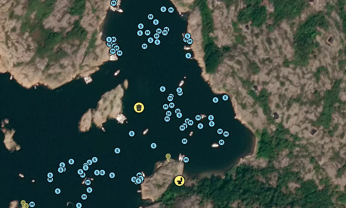 Satelite image of Fredagshølet