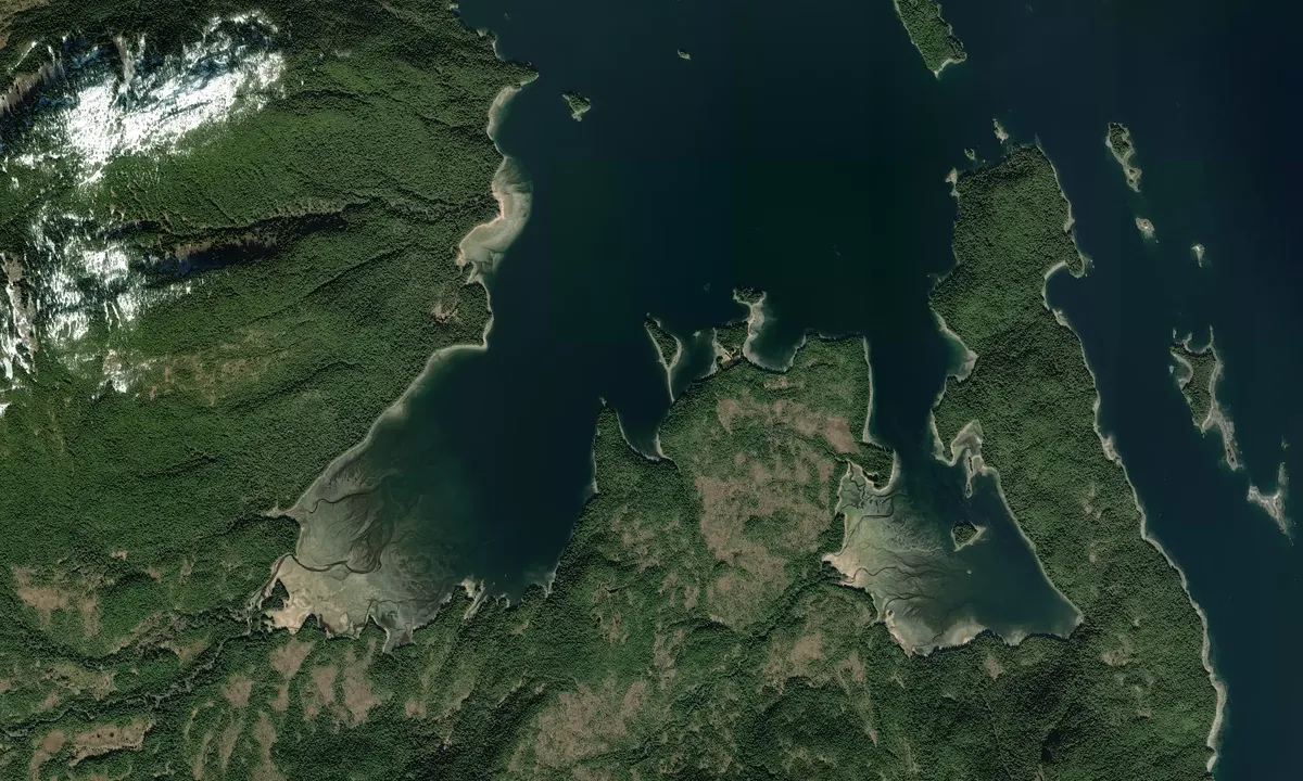 Flyfoto av Gem Cove