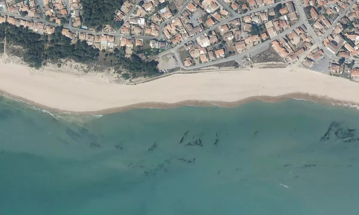 Satelite image of Générelles