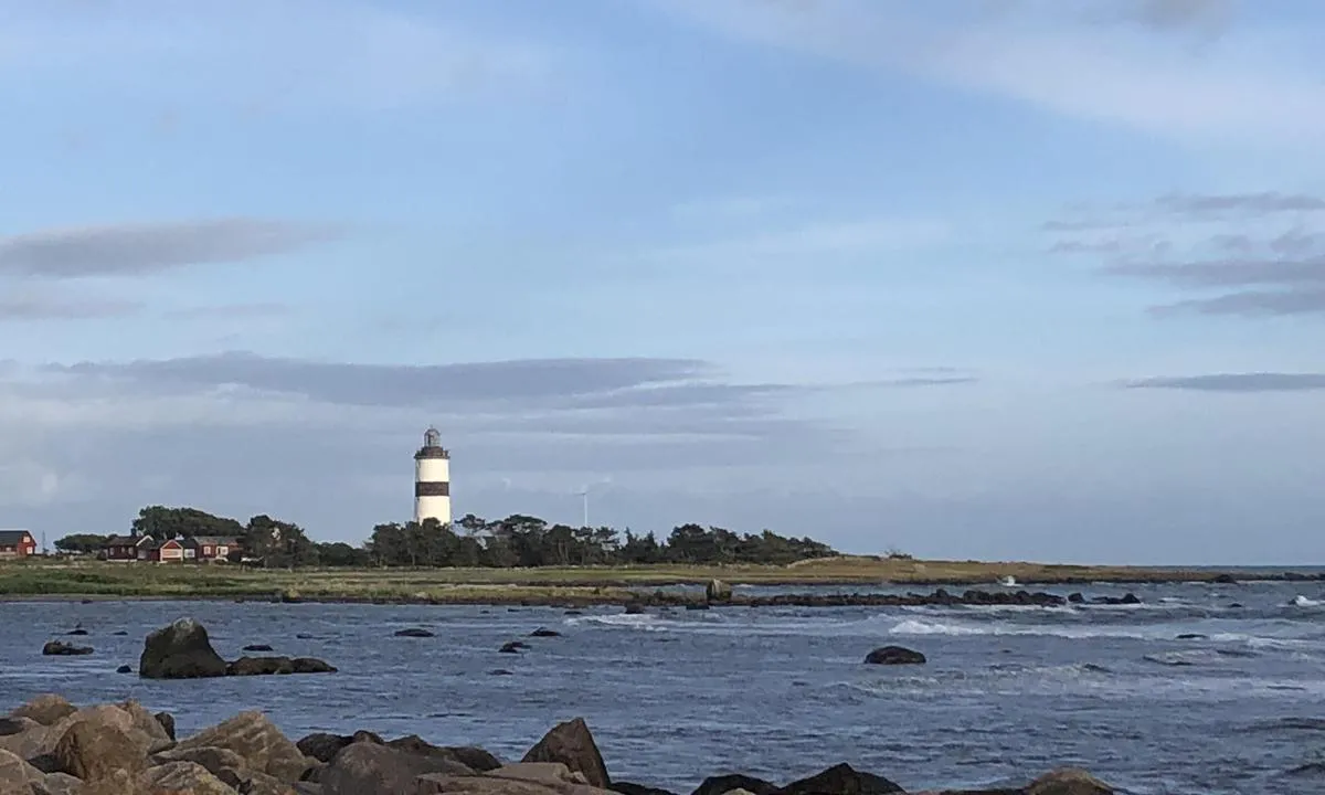 Glommen: Utsikt sydover fra havna. Kjempeflott få-tur terreng med masse harer.