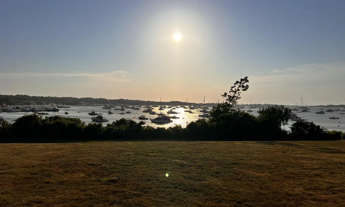Great Salt Pond: {"base": "en", "no": "4. juli-helgen 2026", "se": "4:e juli-helgen 2026", "en": "4th of July weekend 2026", "da": "4. juli weekend 2026", "fr": "week-end du 4 juillet 2026", "de": "Wochenende des 4. Juli 2026", "es": "Fin de semana del 4 de julio de 2026", "it": "fine settimana del 4 luglio 2026", "pt": "fim de semana de 4 de julho de 2026", "nl": "weekend van 4 juli 2026", "pl": "weekend 4 lipca 2026", "uk": "\u0412\u0438\u0445\u0456\u0434\u043d\u0456 4 \u043b\u0438\u043f\u043d\u044f 2026 \u0440\u043e\u043a\u0443", "ro": "Weekend-ul din 4 iulie 2026", "tr": "4 Temmuz hafta sonu 2026", "el": "\u03a3\u03b1\u03b2\u03b2\u03b1\u03c4\u03bf\u03ba\u03cd\u03c1\u03b9\u03b1\u03ba\u03bf \u03c4\u03bf\u03c5 4\u03bf\u03c5 \u0399\u03bf\u03c5\u03bb\u03af\u03bf\u03c5 2026", "cs": "v\u00edkend 4. \u010dervence 2026", "hu": "2026. j\u00falius 4-i h\u00e9tv\u00e9ge", "fi": "4. hein\u00e4kuuta viikonloppu 2026", "bg": "\u0443\u0438\u043a\u0435\u043d\u0434\u044a\u0442 \u043d\u0430 4 \u044e\u043b\u0438 2026 \u0433.", "sr": "vikend za Dan nezavisnosti 2026", "et": "4. juuli n\u00e4dalavahetus 2026", "lv": "2026. gada 4. j\u016blija ned\u0113\u013cas nogale", "lt": "2026 m. liepos 4-osios savaitgalis"}