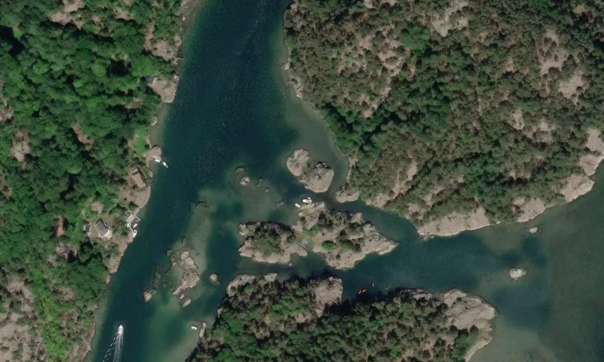 Satelite image of Hällsholmen