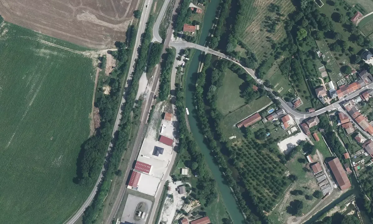 Satelite image of Halte Fluvial Donjeux