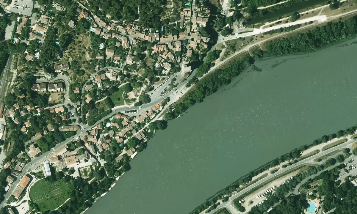 Satelite image of HALTE FLUVIALE VILLENEUVE LEZ AVIGNON