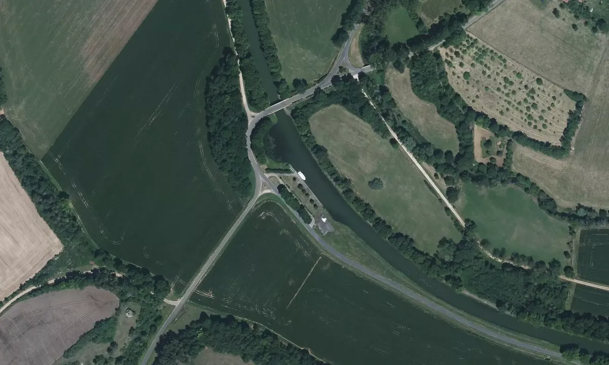 Satelite image of Halte Nautique Cusey