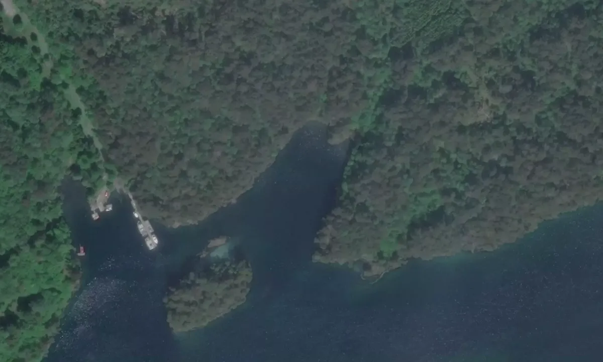 Satelite image of Hamnevikan