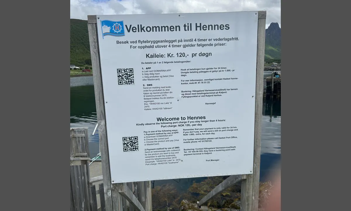 Hennes Havn: Info skilt til besøkende.