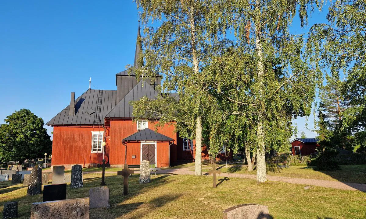 Hiitttinen - Hitis: {"base": "en", "no": "\u00c5 g\u00e5 til kafeen er en hyggelig spasertur med en fin kirke halvveis.", "se": "Promenaden till kaf\u00e9et \u00e4r en trevlig promenad med en fin kyrka halvv\u00e4gs.", "en": "Walking to the caf\u00e9, is a plaisant walk with a nice church mid way.", "da": "Turen til caf\u00e9en er en behagelig g\u00e5tur med en flot kirke midtvejs.", "fr": "Marcher jusqu'au caf\u00e9 est une promenade plaisante avec une jolie \u00e9glise \u00e0 mi-chemin.", "de": "Der Spaziergang zum Caf\u00e9 ist ein angenehmer Spaziergang mit einer sch\u00f6nen Kirche auf halbem Weg.", "es": "Caminar hasta el caf\u00e9 es un paseo agradable con una bonita iglesia a mitad de camino.", "it": "Passeggiare fino al caff\u00e8 \u00e8 una passeggiata piacevole con una bella chiesa a met\u00e0 strada.", "pt": "Caminhar at\u00e9 o caf\u00e9 \u00e9 um passeio agrad\u00e1vel, com uma bela igreja no meio do caminho.", "nl": "De wandeling naar het caf\u00e9 is een aangename wandeling met halverwege een mooie kerk.", "pl": "Spacer do kawiarni jest przyjemny, z \u0142adnym ko\u015bcio\u0142em w po\u0142owie drogi.", "uk": "\u041f\u0440\u043e\u0433\u0443\u043b\u044f\u043d\u043a\u0430 \u0434\u043e \u043a\u0430\u0444\u0435 - \u0446\u0435 \u043f\u0440\u0438\u0454\u043c\u043d\u0430 \u043f\u0440\u043e\u0433\u0443\u043b\u044f\u043d\u043a\u0430 \u0437 \u0433\u0430\u0440\u043d\u043e\u044e \u0446\u0435\u0440\u043a\u0432\u043e\u044e \u043d\u0430 \u043f\u0456\u0432\u0434\u043e\u0440\u043e\u0437\u0456.", "ro": "Mersul pe jos p\u00e2n\u0103 la cafenea este o plimbare pl\u0103cut\u0103, cu o biseric\u0103 frumoas\u0103 la mijlocul drumului.", "tr": "Kafeye y\u00fcr\u00fcmek, yolun ortas\u0131nda g\u00fczel bir kilise olan keyifli bir y\u00fcr\u00fcy\u00fc\u015ft\u00fcr.", "el": "\u03a4\u03bf \u03c0\u03b5\u03c1\u03c0\u03ac\u03c4\u03b7\u03bc\u03b1 \u03c0\u03c1\u03bf\u03c2 \u03c4\u03bf \u03ba\u03b1\u03c6\u03ad \u03b5\u03af\u03bd\u03b1\u03b9 \u03bc\u03b9\u03b1 \u03b5\u03c5\u03c7\u03ac\u03c1\u03b9\u03c3\u03c4\u03b7 \u03b2\u03cc\u03bb\u03c4\u03b1 \u03bc\u03b5 \u03bc\u03b9\u03b1 \u03cc\u03bc\u03bf\u03c1\u03c6\u03b7 \u03b5\u03ba\u03ba\u03bb\u03b7\u03c3\u03af\u03b1 \u03c3\u03c4\u03b7 \u03bc\u03ad\u03c3\u03b7.", "cs": "Proch\u00e1zka do kav\u00e1rny je p\u0159\u00edjemn\u00e1 proch\u00e1zka s hezk\u00fdm kostelem v polovin\u011b cesty.", "hu": "A k\u00e1v\u00e9z\u00f3hoz vezet\u0151 s\u00e9ta kellemes, \u00fatk\u00f6zben egy sz\u00e9p templom tal\u00e1lhat\u00f3.", "fi": "K\u00e4vely kahvilaan on miellytt\u00e4v\u00e4 k\u00e4vely, jonka puoliv\u00e4liss\u00e4 on kaunis kirkko.", "bg": "\u0420\u0430\u0437\u0445\u043e\u0434\u043a\u0430\u0442\u0430 \u0434\u043e \u043a\u0430\u0444\u0435\u043d\u0435\u0442\u043e \u0435 \u043f\u0440\u0438\u044f\u0442\u043d\u0430 \u0440\u0430\u0437\u0445\u043e\u0434\u043a\u0430 \u0441 \u0445\u0443\u0431\u0430\u0432\u0430 \u0446\u044a\u0440\u043a\u0432\u0430 \u043f\u043e \u0441\u0440\u0435\u0434\u0430\u0442\u0430.", "sr": "\u0160etnja do kafi\u0107a je prijatna \u0161etnja sa lepom crkvom na pola puta.", "et": "Kohvikusse k\u00f5ndimine on m\u00f5nus jalutusk\u00e4ik, mille keskel on kena kirik.", "lv": "Pastaiga uz kafejn\u012bcu ir pat\u012bkama, kuras vid\u016b atrodas jauka bazn\u012bca.", "lt": "\u0116jimas iki kavin\u0117s yra malonus pasivaik\u0161\u010diojimas su gra\u017eia ba\u017eny\u010dia vidury kelio."}