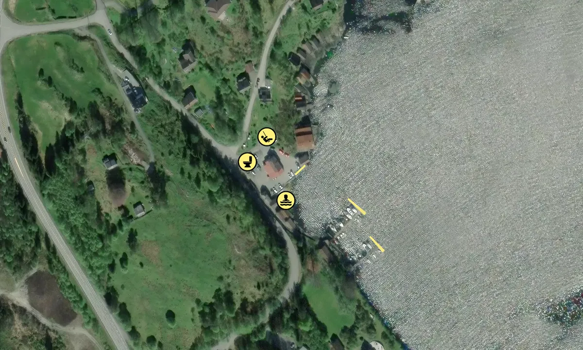 Satelite image of Hjelmås